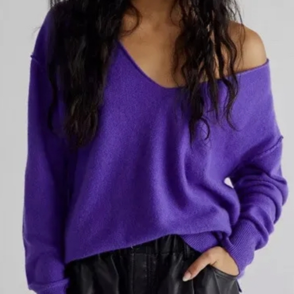 Free People Purple V-Neck Sweater